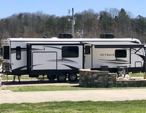 Keystone RV Outback 330RL