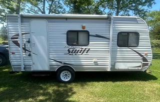 2013 Jayco Jay Flight Swift SLX– Cozy & Affordable