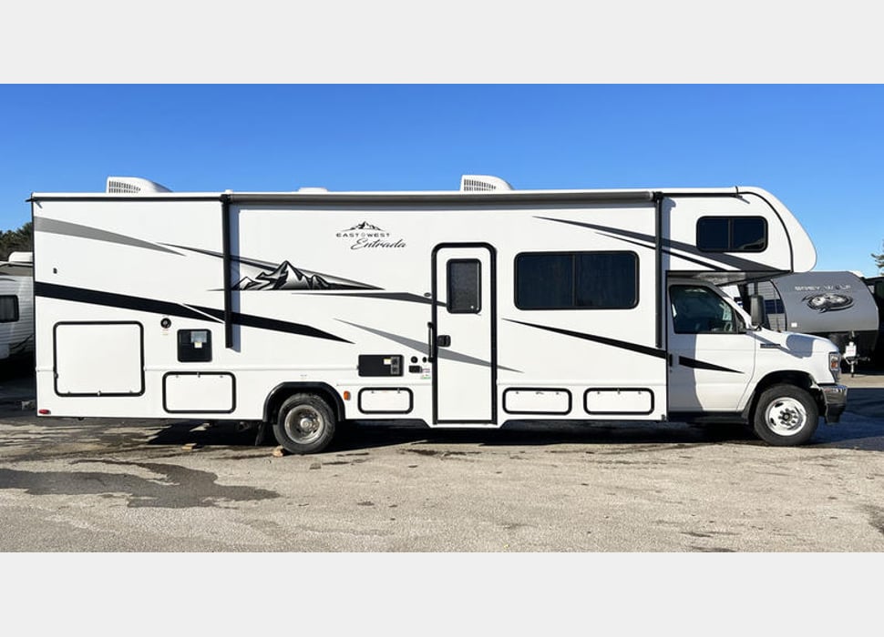 Class C Motor Home rentals in Galesburg
