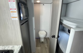 2024 Dutchmen RV Coleman Lantern LT Series 17B