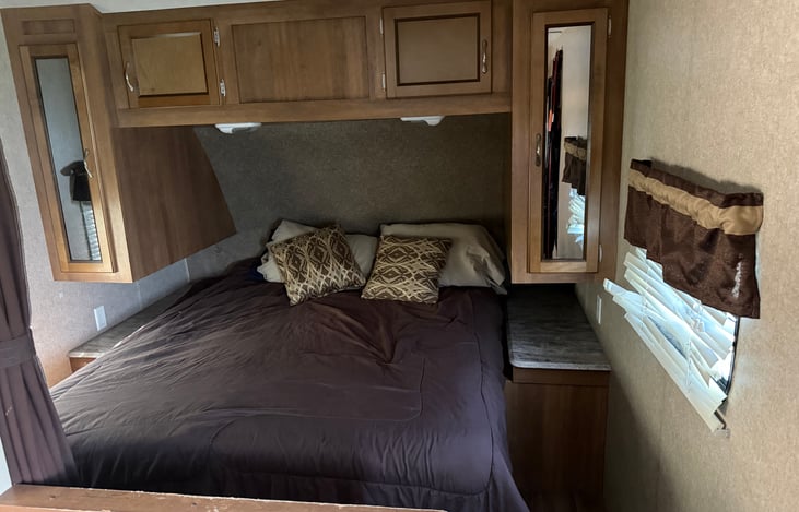 Queen rear bedroom