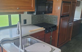 2019 Winnebago Adventurer 27N