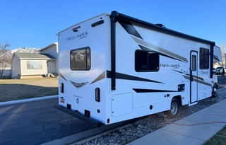 2025 30ft Coachmen 27QB - Sleeps 6