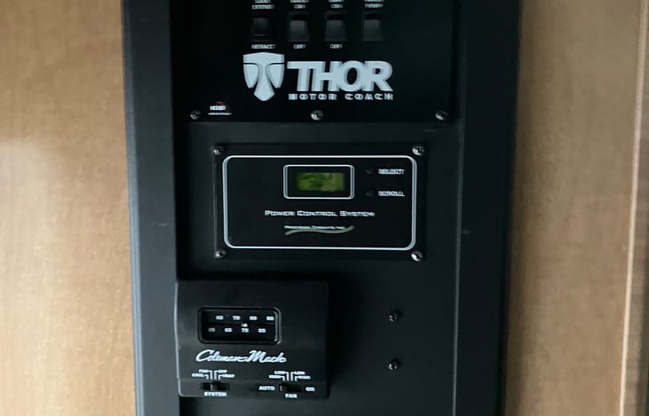 Inside Control Panel
Includes Self- Leveling