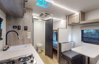 2025 Mallard 17BHL – Cozy & Family Friendly