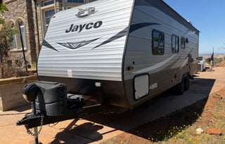 Spacious Clean 29' Jayco Travel Trailer