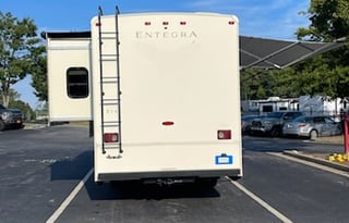 2021 Entegra Vision 27A