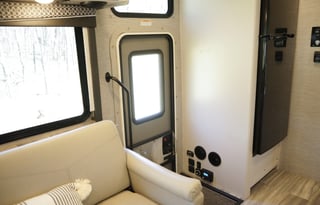 BRAND NEW Family Friendly Class A RV, Sleeps 8