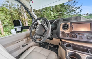 27:*NEW* 2022 Thor LUXURY KING Bed, 8Sleeper,Solar