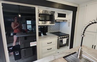 Holidays are here Book early 3 ACs, 2 Bathrooms!!!