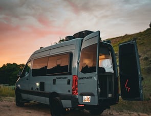 Mercedes Benz/Thor Sanctuary 19L Campervan