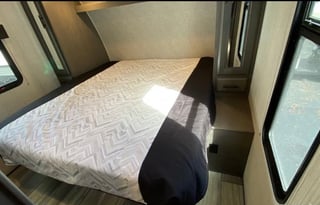 set up and deliver kid friendly toy hauler