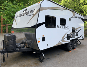 Outdoors RV Black Rock Back Country Series 18DB
