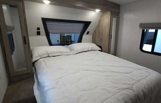 Family Bunkhouse 2022 Solaire — Delivery Only M-F