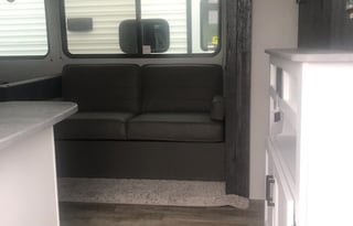 2022 keystone hideout 272bh