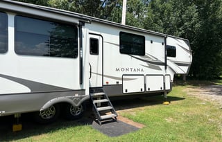 2020 Keystone Montana- HAL494