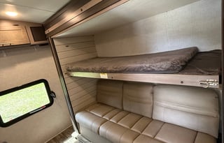 (Delivery only) sleeps 10, 2 baths Sunset Trail
