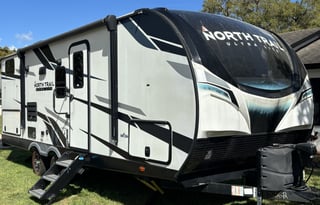 Sambolin - Private King Bedroom Sleeps 5