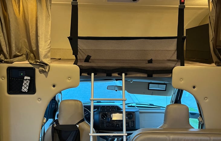 Safety net for front bunk