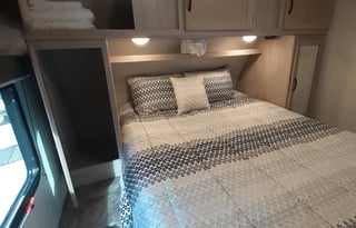 Stocked, Pet Friendly Coachmen 29' Delivery Only