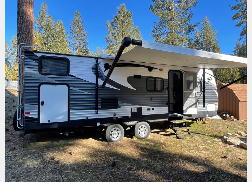 Travel Trailer rentals in Fresno