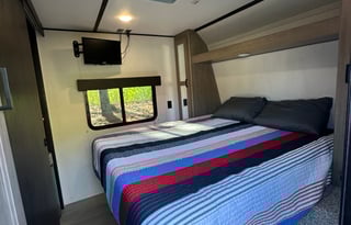 Keystone Hideout 29DFS Bunkhouse