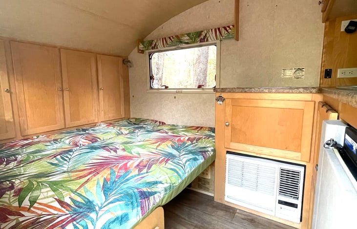 Air conditioning unit keeps the place nice and cool.