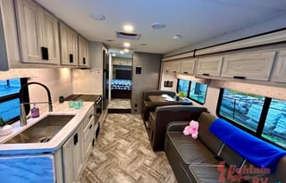 Forest River Sunseeker LE Model 2850SLE Motorhome