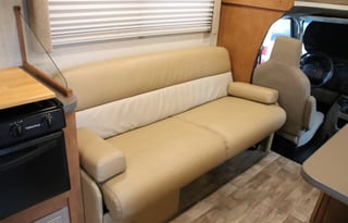 "Daphne" the Winnebago Minnie Winnie 25B