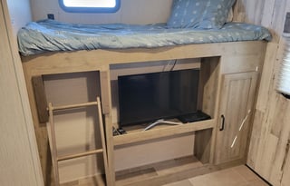 2021 Puma 31' Bunkhouse