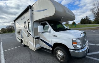 2018 Thor Motor Coach Four Winds 22B “Let’s Go!”