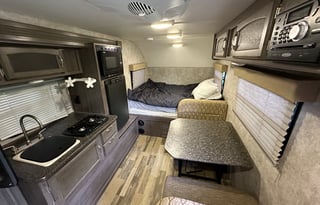 2016  Winnebago Winnie Drop 170S