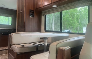Mini RV, Mega Memories - Sleeps 6, Drives Easy