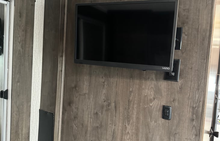 smart tv in master bedroom