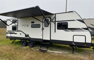 "Tri-Pod" - the Easy-Tow Adventure Trailer