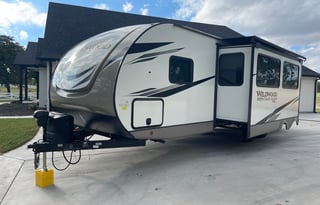 2022 Forest River Wildwood HG Hyper-Lyte 26BHHL