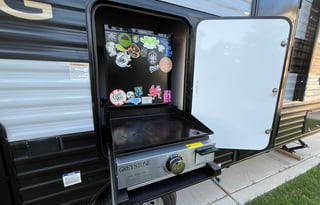 Hazzard's Cozy Camper: Ready to Roam!