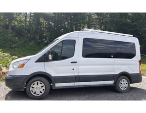 Ford Ford Transit 150 Midroof