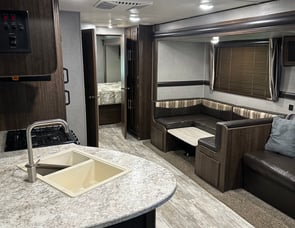 CrossRoads RV Zinger ZR320FB