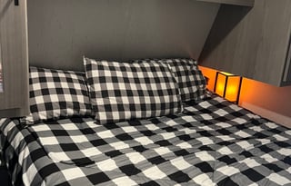 Spotless!  2022  RV Coleman Lantern Series 263BH