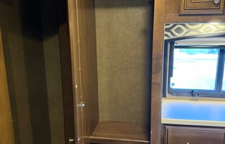 2017 Thor Motor Coach Palazzo 33.2