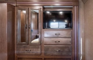 C9 Luxury Thor 10 Sleeper w 3 Bunks! 2 Slides-WiFi