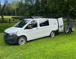 Leisure Travel Unity U24TB