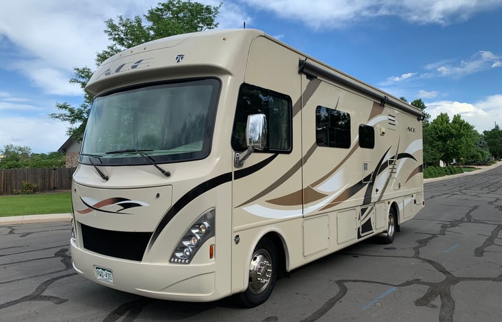 2016 Thor ACE 29.3 Front