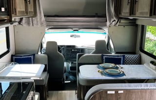 Landy’s 2022 Coachmen Leprechaun 26ft Easy&Cozy