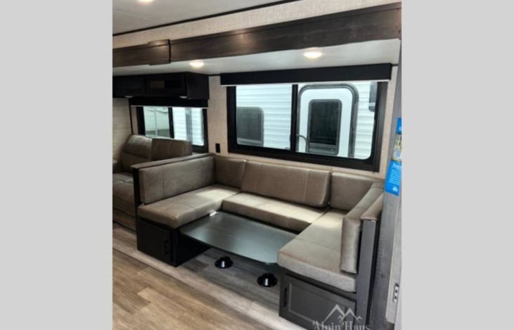 U-dining table folds down to a double bed.
2 Pillows provided.