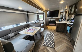 Clubhouse - Ultimate Family Camper