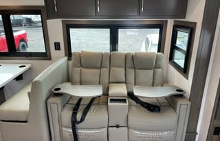 Brand New Dynamax DX3! luxury on wheels