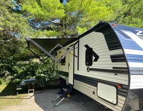 CrossRoads RV Zinger Lite ZR252BH