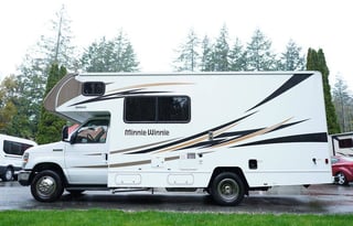 2018 Minnie Winnie, Sleeps 6, Full Solar